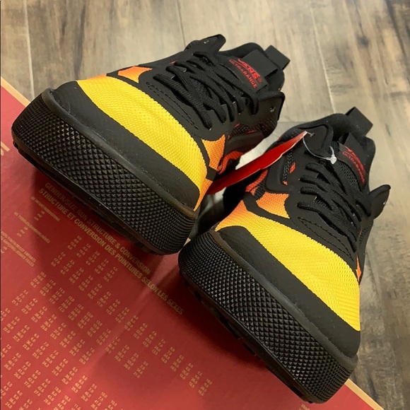• VANS ULTRARANGE RAPIDW FLAMES Black WMNS - Picture 7 of 16